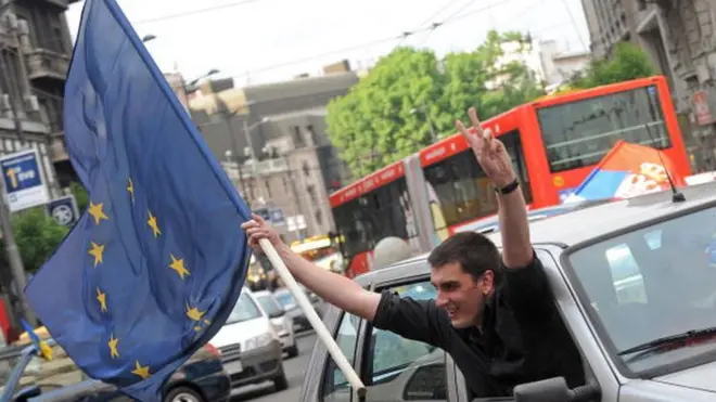 Uslov za pristupanje EU jeste da se u zemlji održi referendum i da se građani izjasne - da li žele u Uniju