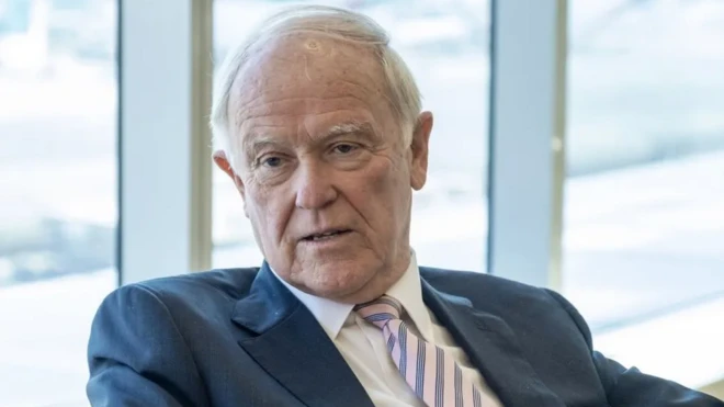 السير تيم كلارك