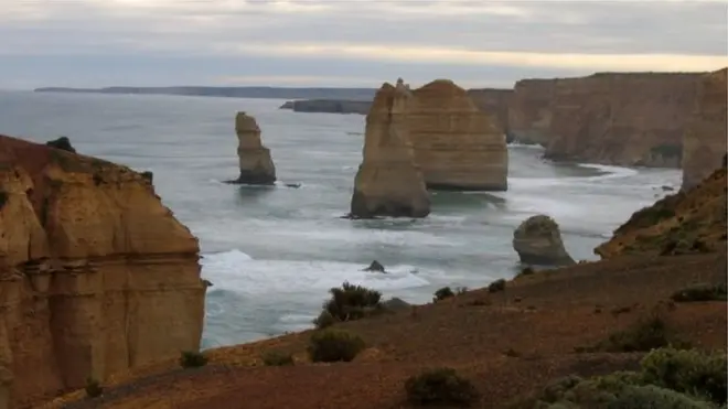 Twelve Apostles ayaa ah meel dalxiise yaasha soo jiidata