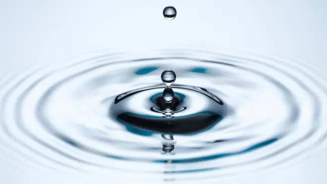 Gota de agua líquido.