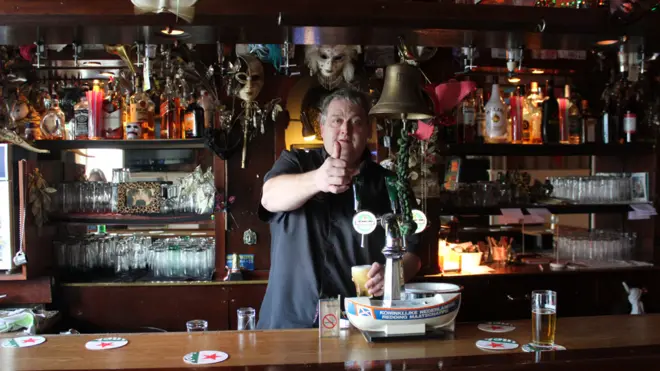 Sebelum mengelola bar, Marcel Ubeele pernah bekerja di perusahaan ekspor ikan.