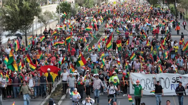 Las movilizaciones masivas del lunes dejaron al menos 30 heridos en Bolivia.