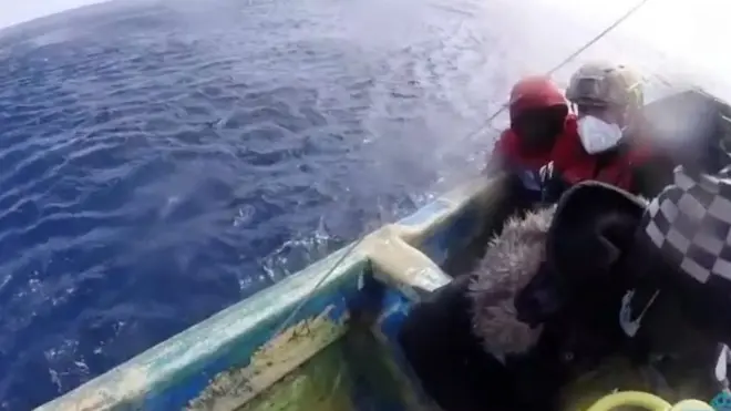 22 дня в лодке в открытом море