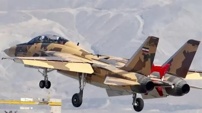 Diyaarad militeri oo nooceedu yahay F-14