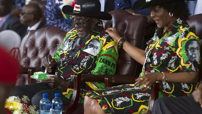 Inta badan kursiga kama kacaynin Mugabe.