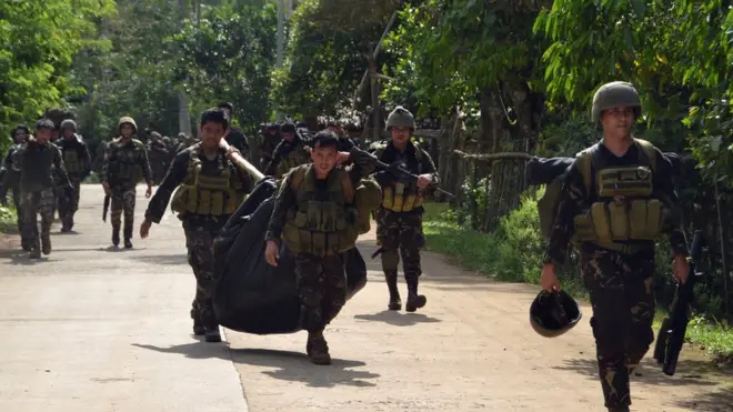 Quân đội Philippines đã gặp nhiều thương vong khi đấu tranh với Abu Sayyaf