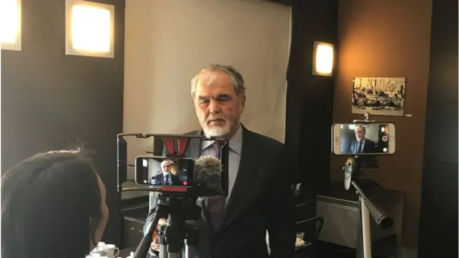 Muhammad Solih shu daqiqalarda Istanbuldagi matbuot gapirmoqda