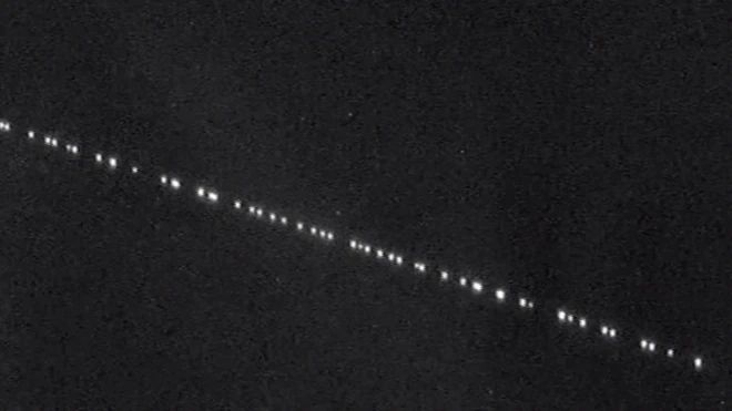 Astronomers saw a trail of Starlink satellites moving across the sky