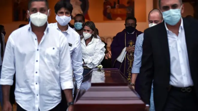 Imagen del funeral de una de las víctimas de la última masacre.
