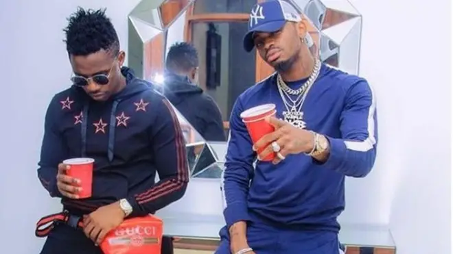 Rayvanny na Diamond platnumz walishirikiana katika kibao cha ''Tetema'' kinachodaiwa na tume ya udhibiti wa maudhui kuwa na maudhui ya ponografia