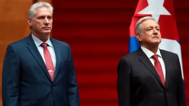 El presidente de México, Andrés Manuel López Obrador (derecha), junto a Miguel Díaz-Canel, su homólogo de Cuba (izquierda).