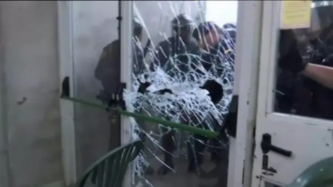 اشتباكات بين الشرطة الإسبانية ومؤيدي انفصال إقليم كتالونيا عن إسبانيا.