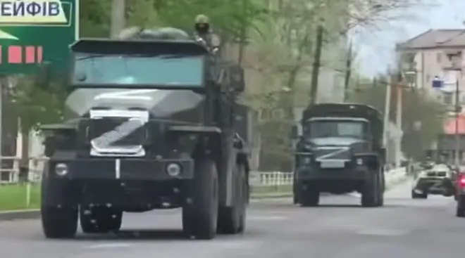 Russian trucks on the streets of Kherson