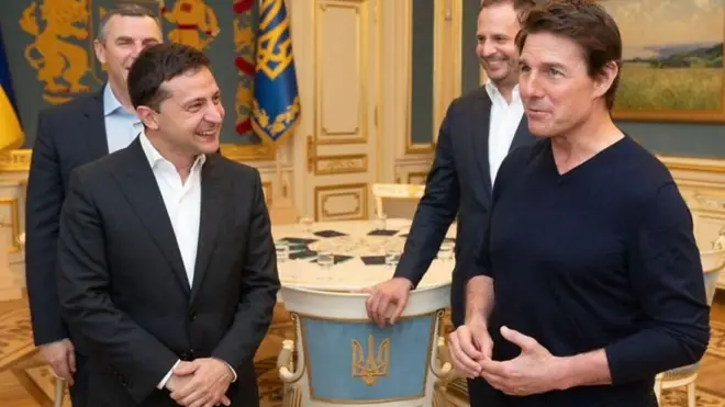 "أنت وسيم!": رئيس أوكرانيا يلتقي بتوم كروز