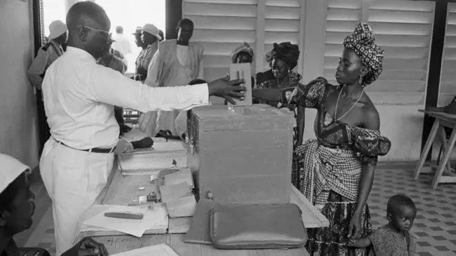 Bureau de vote lors du référendum pour du 28 septembre 1958 pour l'indépendance de la Guinée