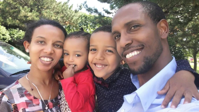 ፍሬሕይትና ቲዎድሮስ ከልጆቻቸው ጋር