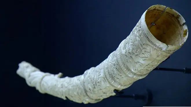 د هند راجستان سیمې دودیزې موسیقۍ غږونکو د سعودي عربستان الظهران ښار کې د نړۍ له لره او بره د موسیقۍ راغلیو مینه والو پر وړاندې هنر نندارې ته وړاندې کړ.