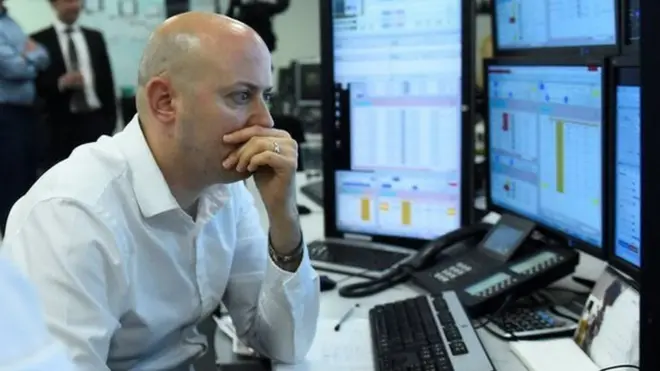 أسهم الشركات البريطانية التي تحقق أرباحا في الداخل تعرضت لهزة جراء نتائج الانتخابات