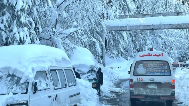 مری میں برفباری