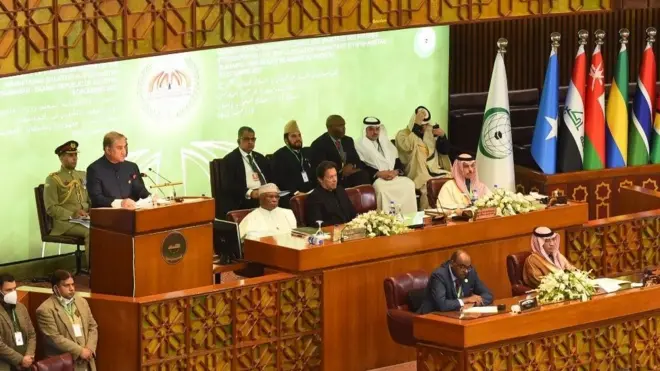 د پاکستان پلازمېنه اسلام اباد د یادې غونډې کوربه و او د ګڼو هېوادونو استازي ورغلي وو