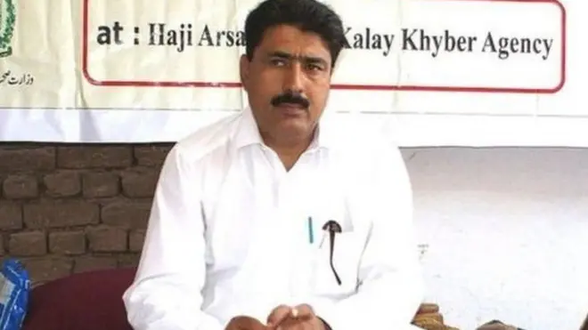 ډاکټر شکیل اپریدی چې په ۲۰۱۱ زېږدیز کال کې د پېښور له کارخانو مارکېټ سیمې څخه پاکستانيو امنیتي ځواکونو نیولی، چې له هم هغه راهیسې په بند کې دی