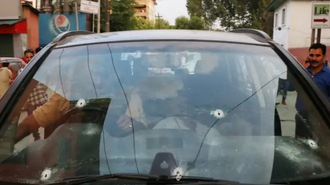 શુજાતની ગાડીની તસવીર