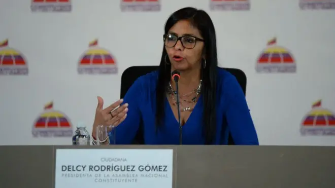 La excanciller Delcy Rodríguez preside la Asamblea nacional Constituyente.
