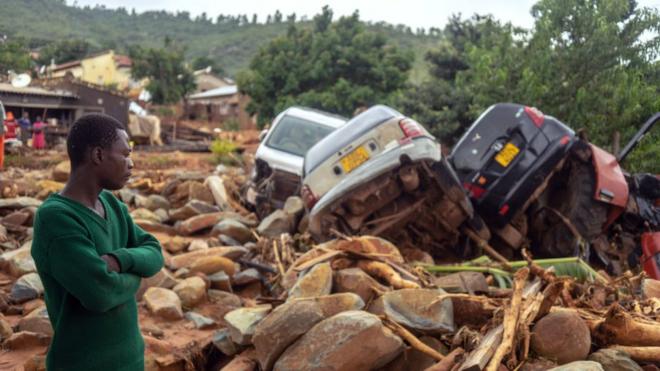 Наслідки тайфуну в місті Чіманімані в Зімбабве