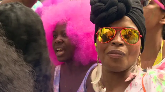 Notting Hill karnavalına 1 milyondan çox adam gəlib