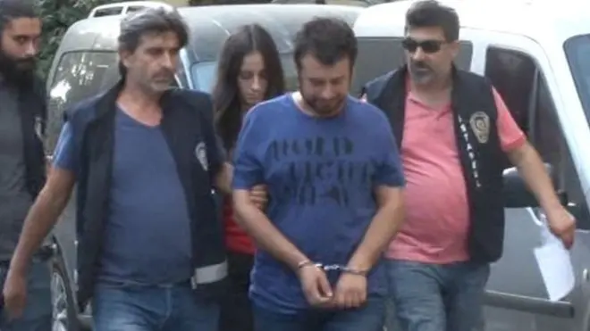 İstanbul'da gözaltına alınan bir kişi