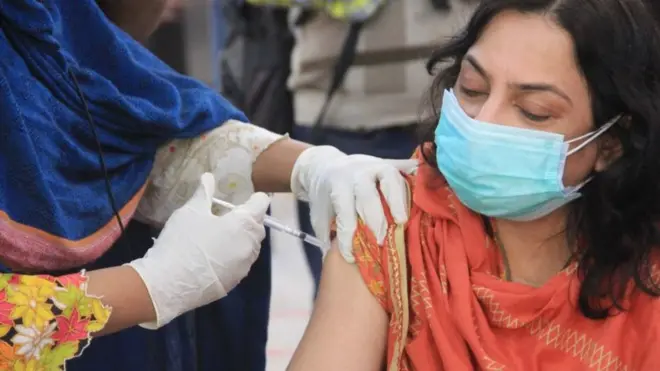 کورونا ویکسین