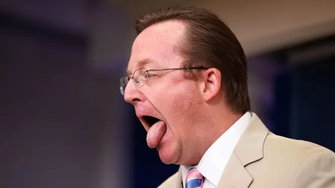 Anda sepertinya dapat berlatih menggulung lidah - meski akan membutuhkan banyak waktu latihan.