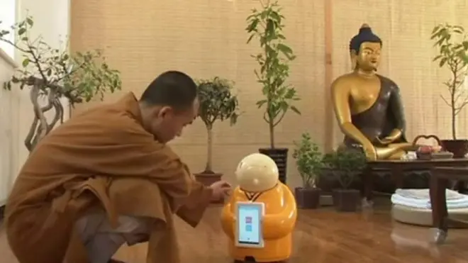 බණ කියන රොබෝ හාමුදුරුවෝ