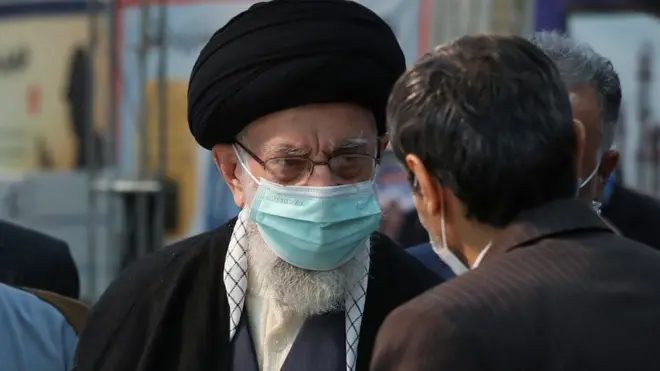 رهبر جمهوری اسلامی ایران اخیرا در اقدامی که مشابه شروع خصوصی سازی های دهه ۸۰ توصیف شده، خواستار فروش اموال غیرمنقول دولت شده و مصوبه سران سه قوه در این باره را تایید کرده است