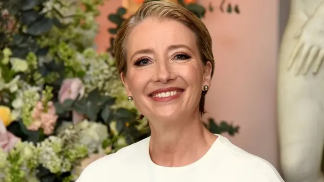 آسکر ایوارڈ یافتہ اداکارہ ایما تھامپسن نے خاتون فنکاروں پر دبلا ہونے کے دباؤ کی مذمت کی