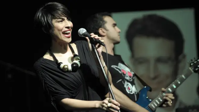 میشا شفیع نے اپنی ٹوئٹ میں علی ظفر پر الزام لگایا تھا کہ انھوں نے انھیں جنسی طور پر ہراساں کیا تھا