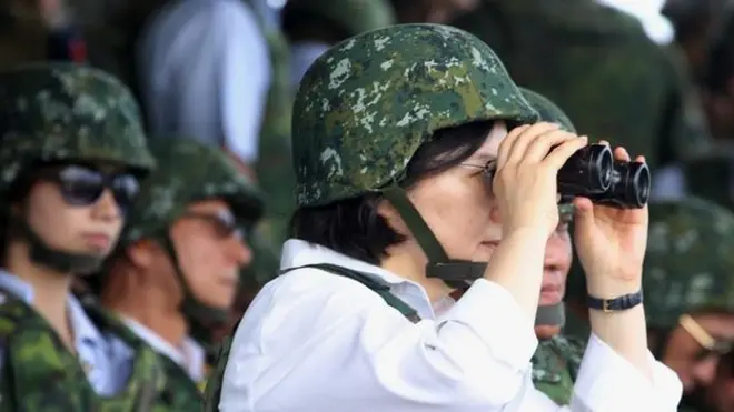 图为台湾总统蔡英文8月首度以三军统帅身分视导汉光演习（资料照片）。