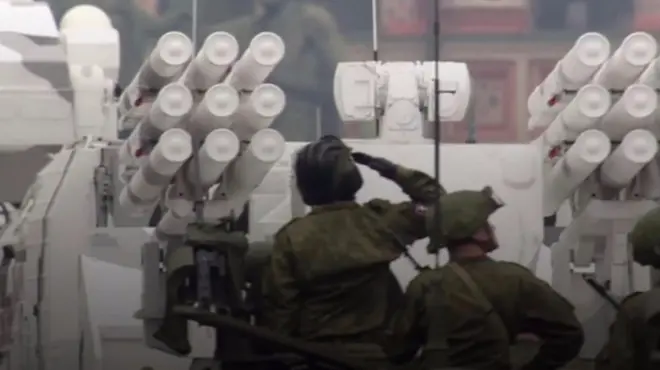 Российское министерство обороны традиционно показывает военные новинки на параде в честь Дня победы, который проходит на Красной площади в Москве.