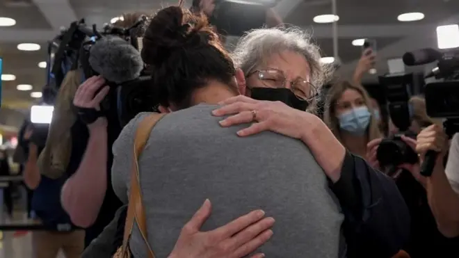 Австралийцы возвращаются домой после 20 месяцев запретов