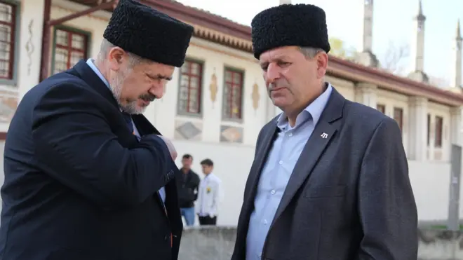 Голова Меджлісу Рефат Чубаров (ліворуч) і Ахтем Чийгоз (праворуч)