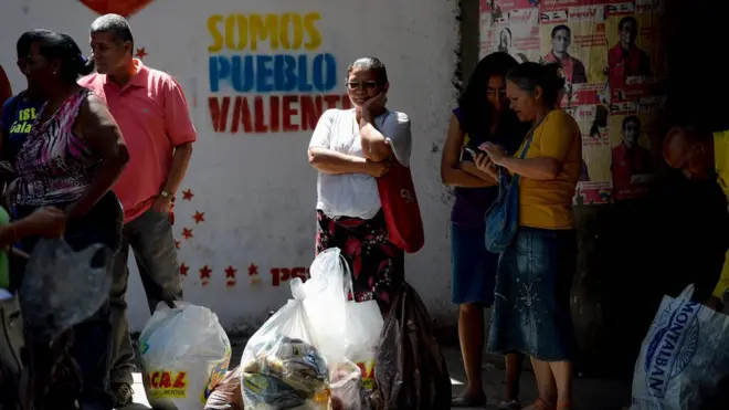 Xếp hàng ở Caracas