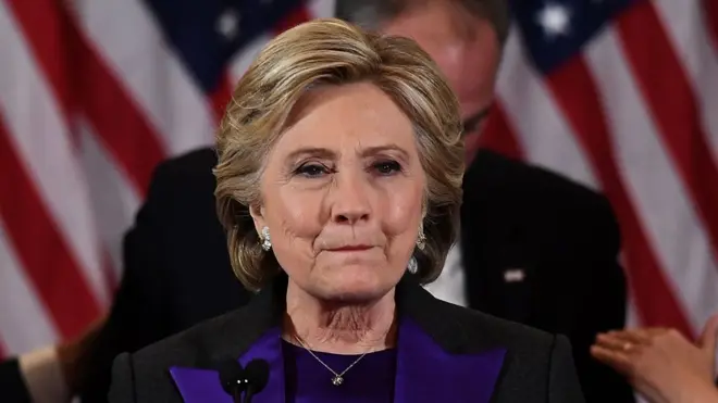 Hillary Clinton pidió perdón a sus seguidores por no haber conseguido la victoria.