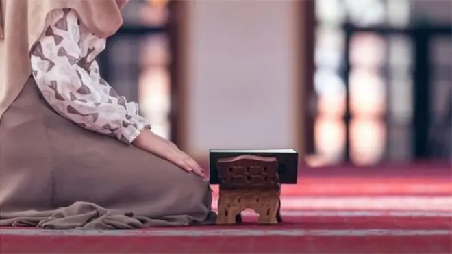 Haweeney kitaab aqrisaneysa