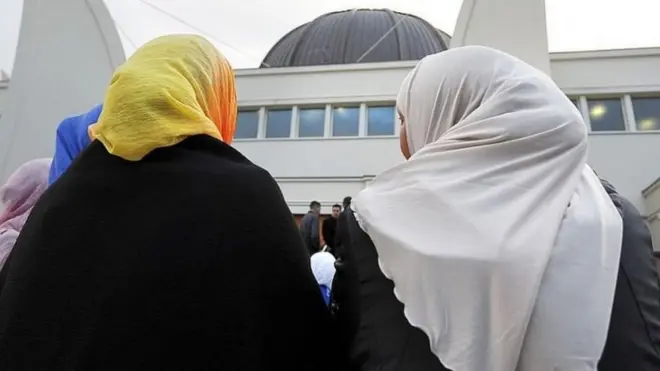 Faransiiska waxaa ku nool muslimiinta ugu badan ee Galbeedka Yurub