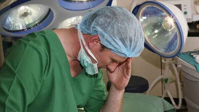 د یو ډاکټر او روغتیاپال لپاره ډېره اړینه ده چې له عصبي فشارونو ځان وساتي