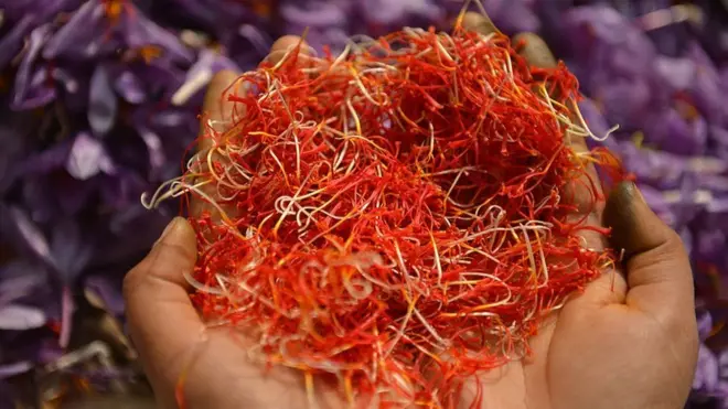 زعفران د '' سرو زرو'' په نوم هم یادیږي