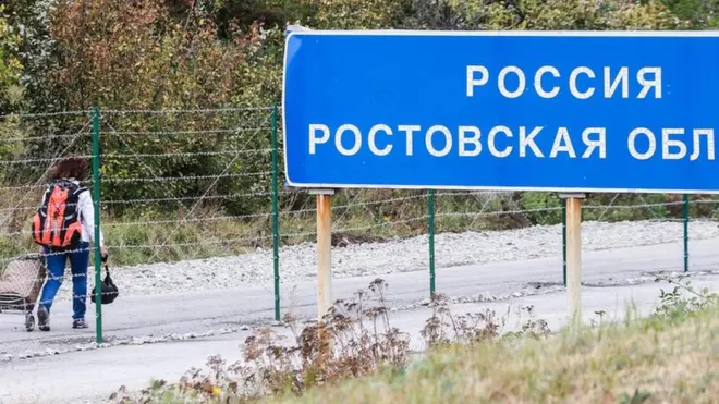 Противодиверсионный забор в поселке Чертково Ростовской области на российско-украинской границе (архивное фото)