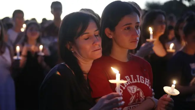 Vigilia en Parkland.
