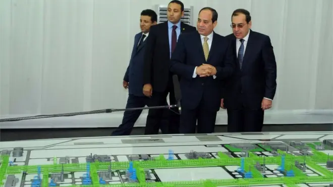الرئيس عبد الفتاح السيسي أثناء حفل افتتاح مشروع حقل استخراج الغاز الطبيعي في مدينة بورسعيد