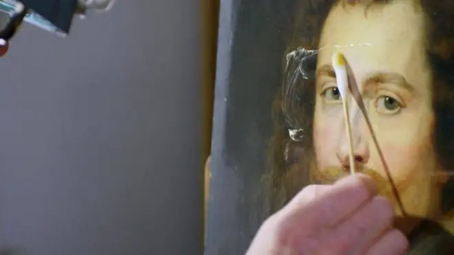 أزيلت رسومات إضافية في خلفية اللوحة والأتربة التي تراكمت على مدى قرون لتتكشف اللوحة الأصلية لروبنز